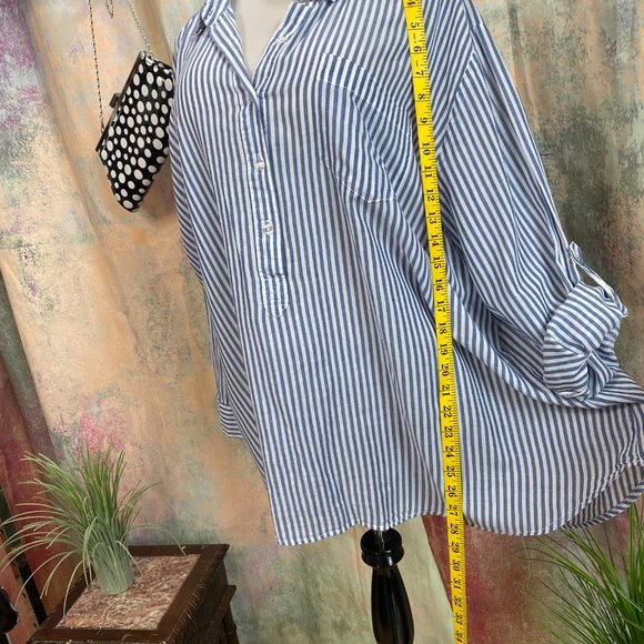 📌Hester & Orchard Classic Striped Button down Blouse with Roll up sleeves - Picture 9 of 16